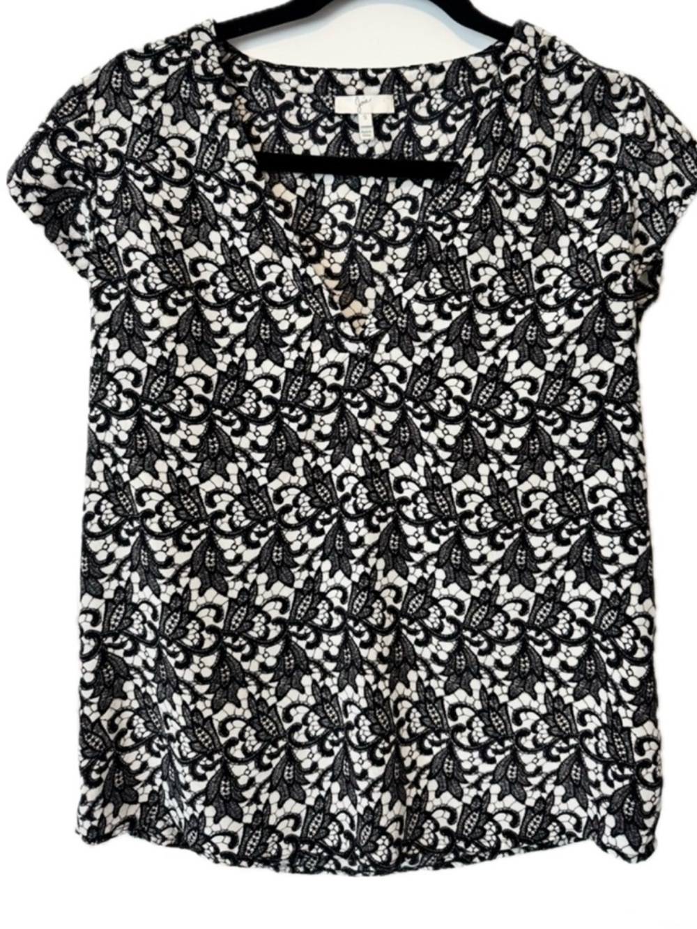 Joie 100% Silk V-Neck Blouse Black White Print Short Sleeve Top Women's Small